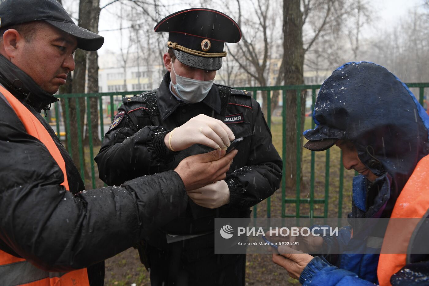 Работа сотрудников полиции в Москве