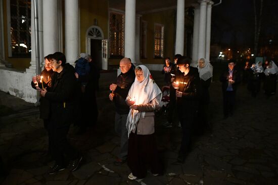 Пасхальное богослужение в духовном центре старообрядчества "Рогожская слобода" в Москве