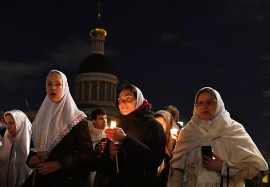 Пасхальное богослужение в духовном центре старообрядчества "Рогожская слобода" в Москве