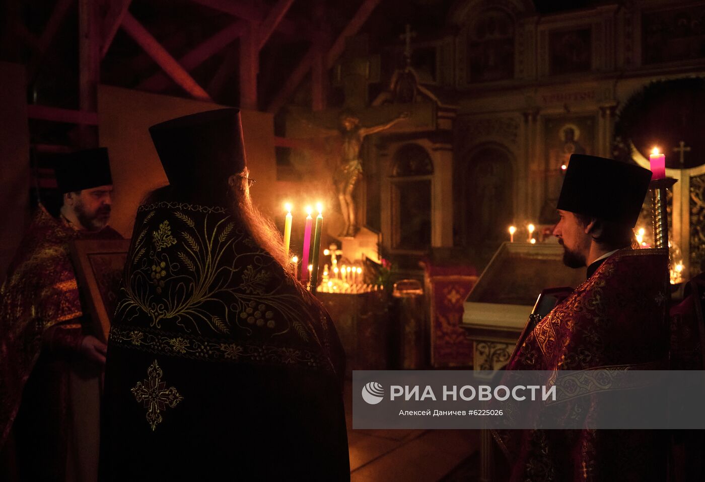 Пасхальное богослужение в регионах России