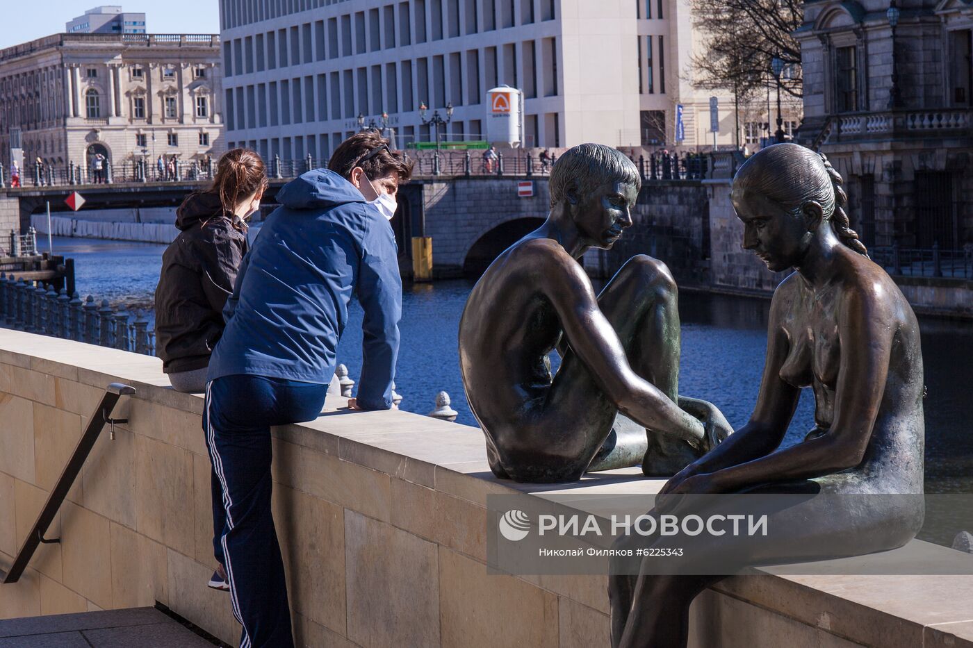 Германия ослабляет карантинные меры