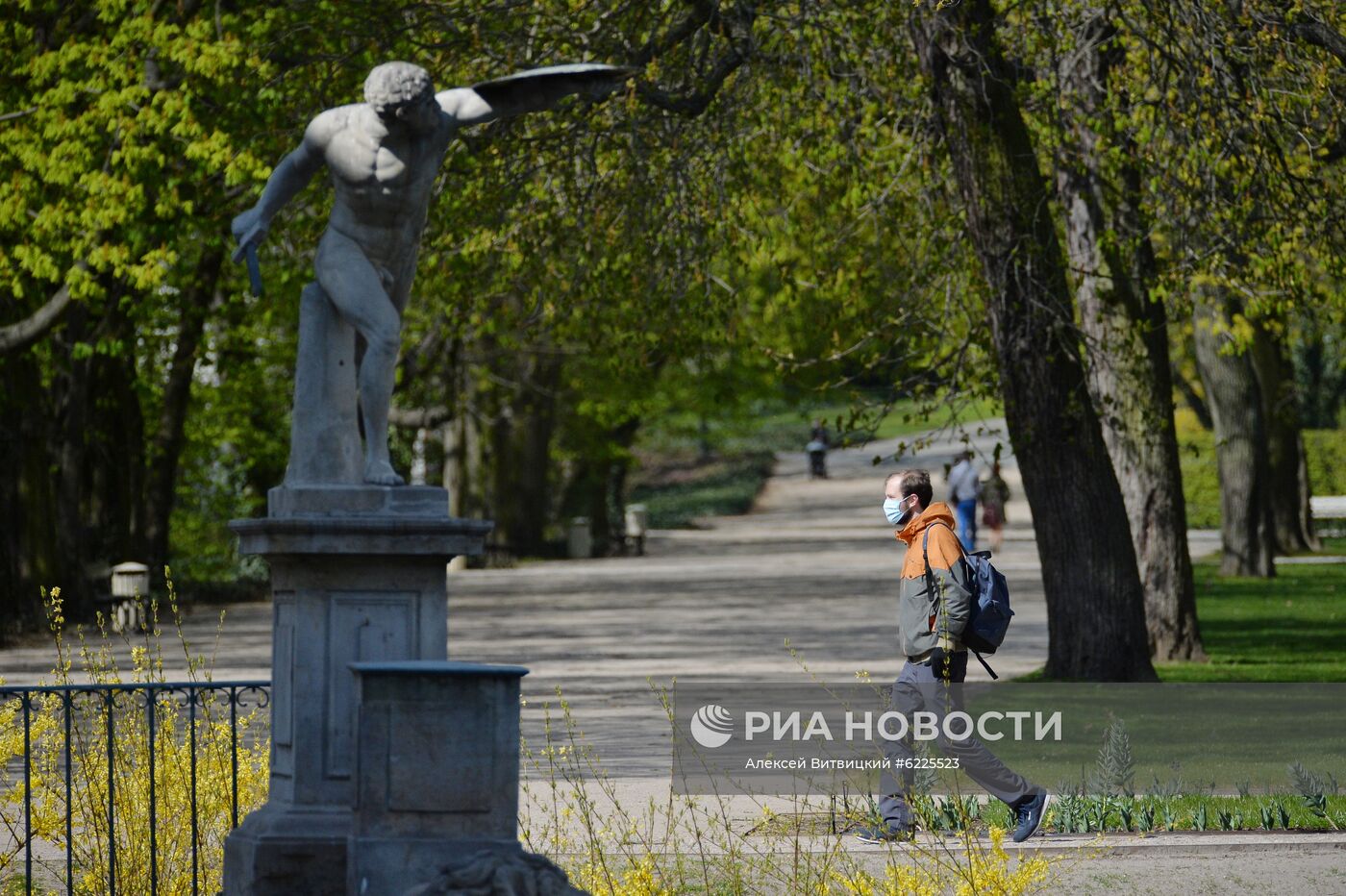 Польша ослабляет карантинные меры