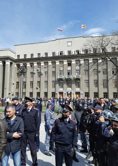 Митинг против самоизоляции во Владикавказе