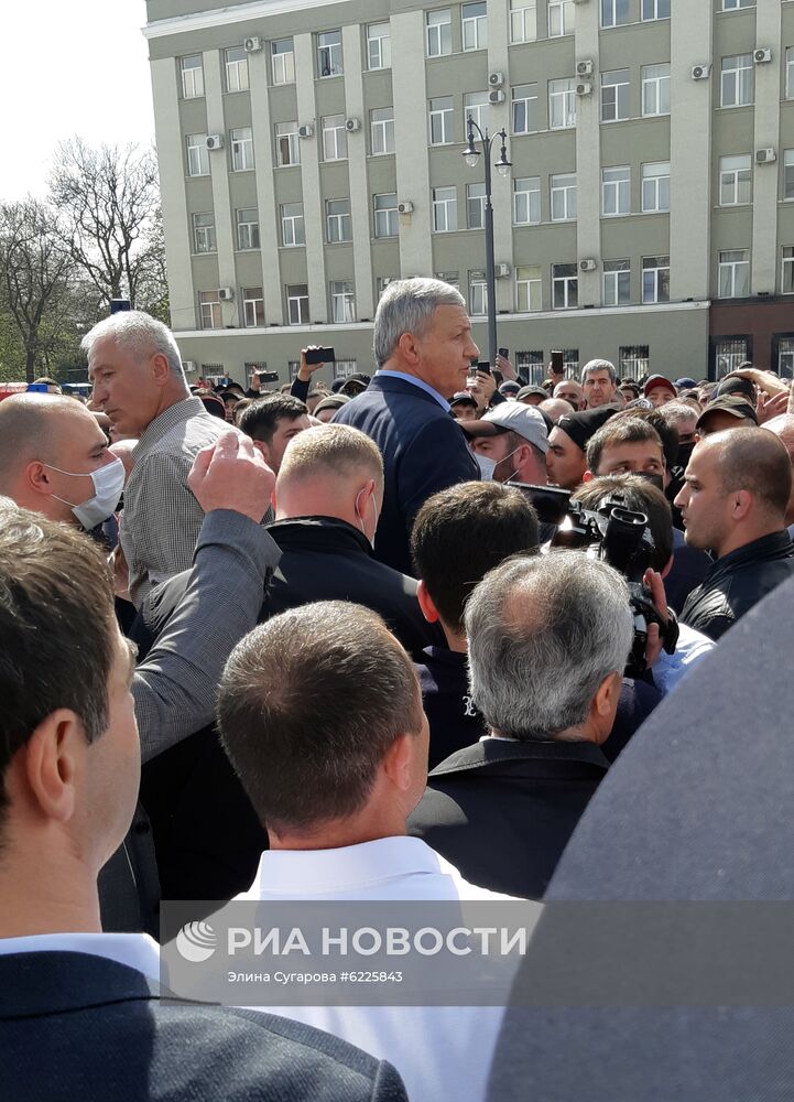 Митинг против самоизоляции во Владикавказе