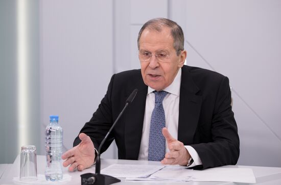 Видеоконференция главы МИД РФ С. Лаврова в рамках заседания с участниками Фонда им. А. М. Горчакова 