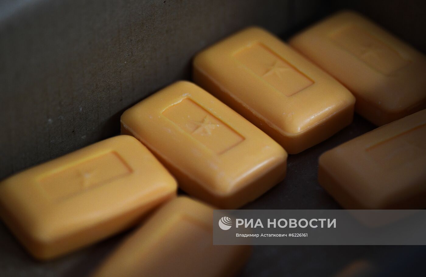 Фабрика "Свобода" начала выпуск подарочных наборов к 75-летию Победы 