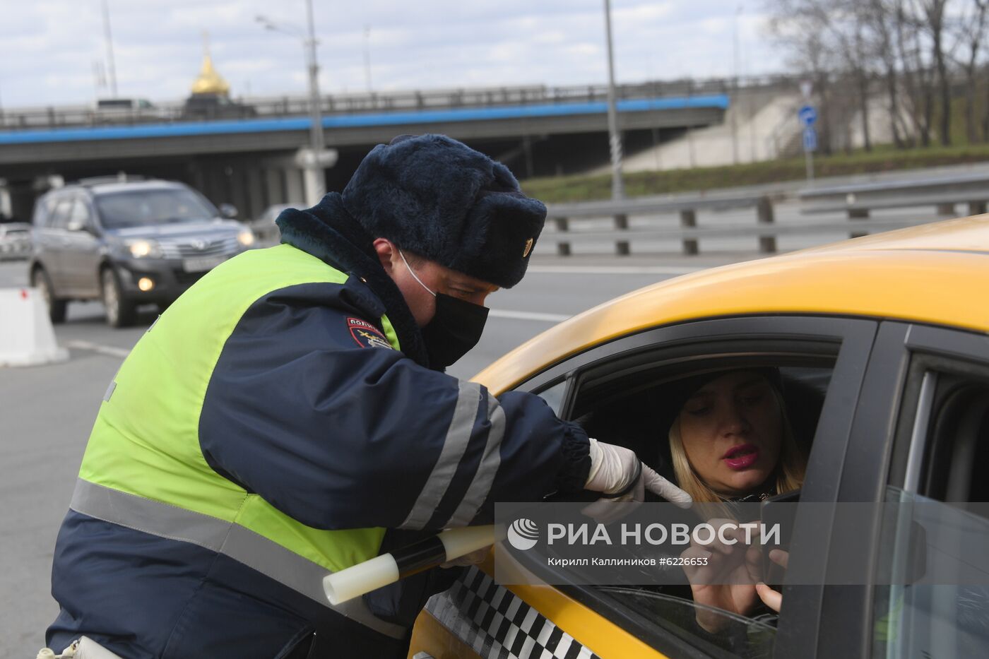 Проверка цифровых пропусков в Москве