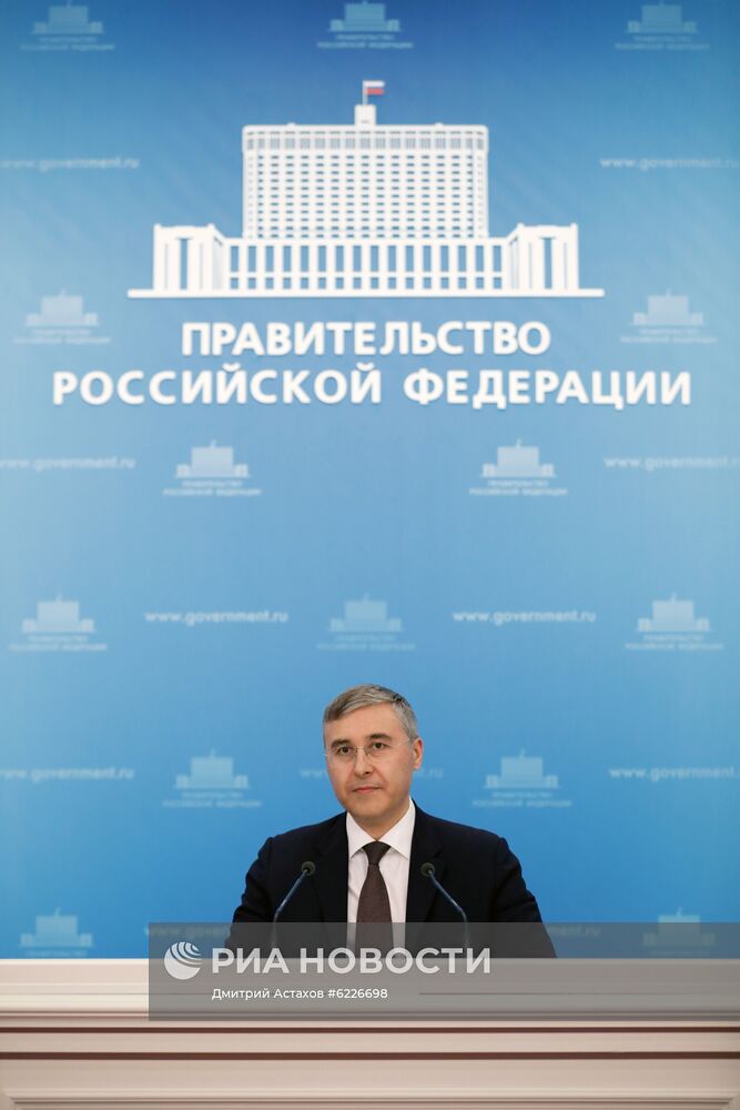 Брифинг министра образования РФ В. Фалькова
