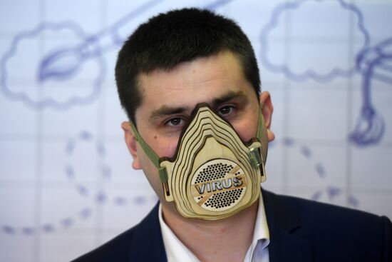 Житель Татарстана начал изготавливать многоразовые маски из фанеры