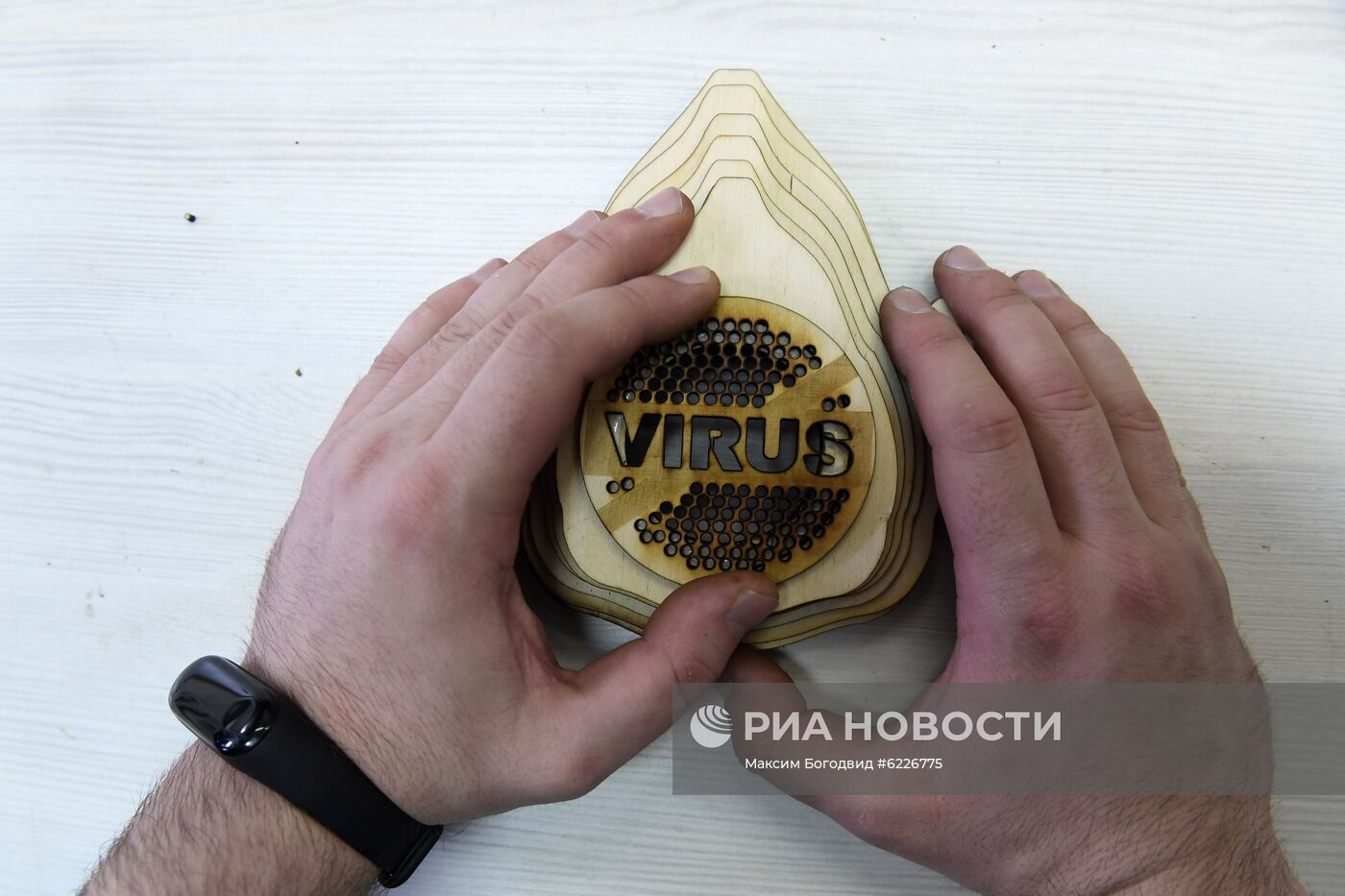 Житель Татарстана начал изготавливать многоразовые маски из фанеры