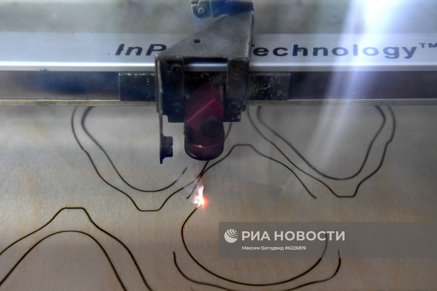 Житель Татарстана начал изготавливать многоразовые маски из фанеры