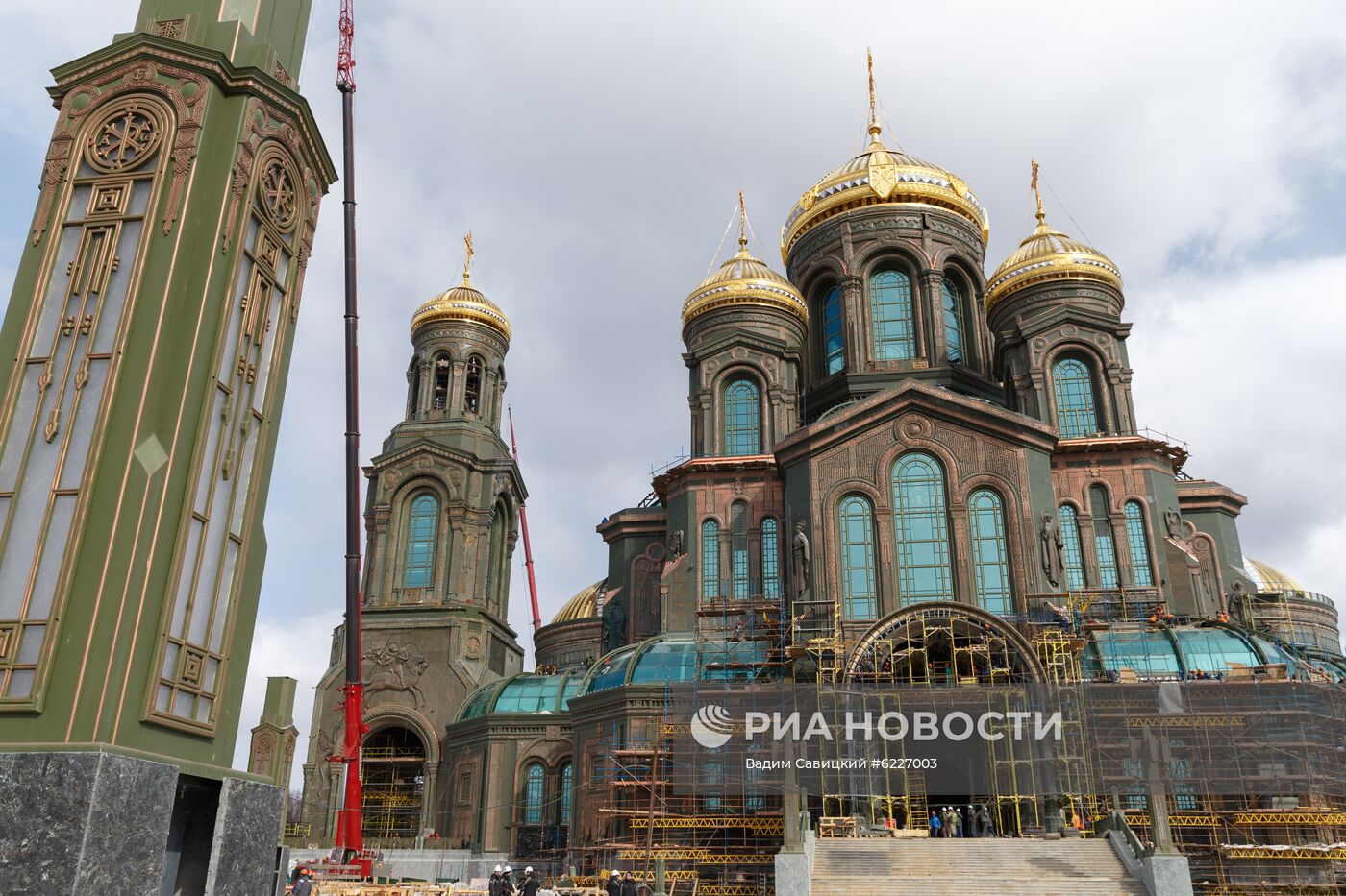 Церковь воинов в москве. Храм Воскресения Христова Московская область. Храм Вооружённых сил РФ В Москве. Собор Вооруженных сил в Москве. Главный храм Министерства обороны ,Подмосковье.