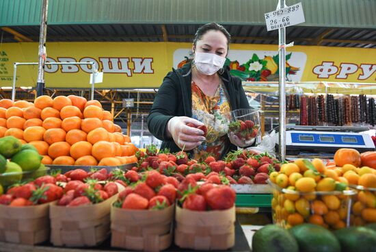 В Сочи возобновили работу продовольственные рынки