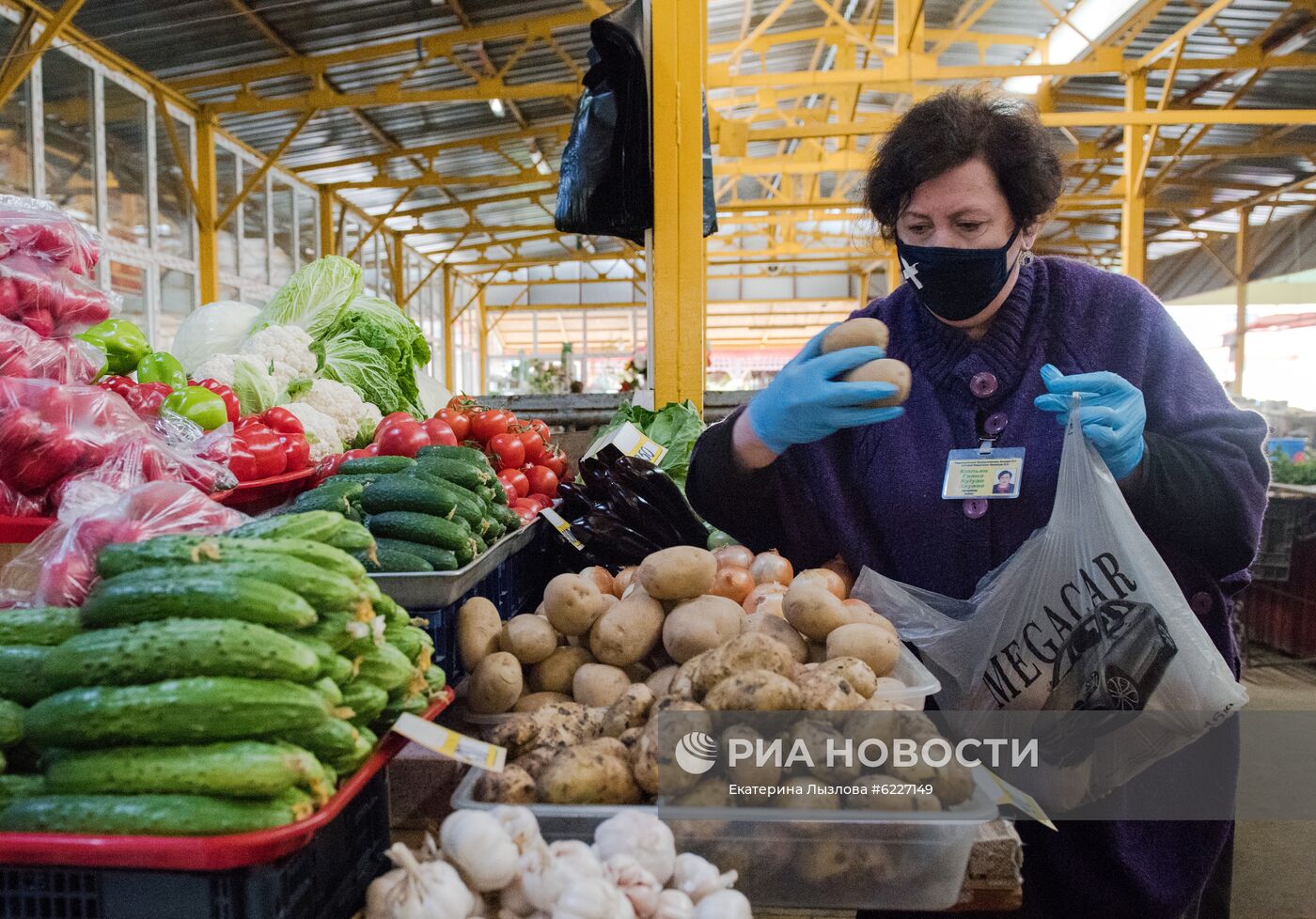 В Сочи возобновили работу продовольственные рынки