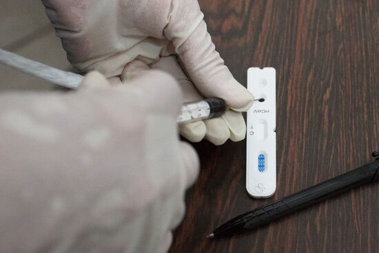 Тестирование на коронавирус в бедных районах Каракаса