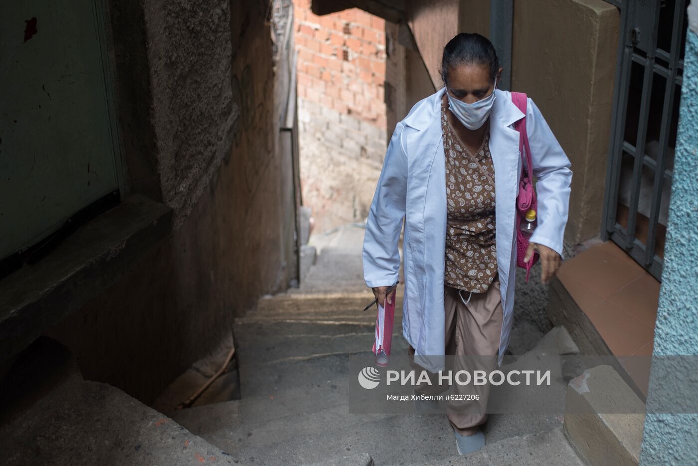 Тестирование на коронавирус в бедных районах Каракаса