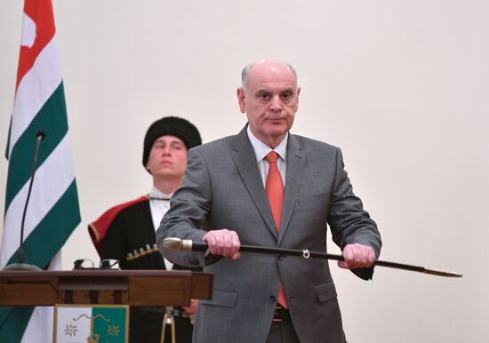 Инаугурация избранного президента Абхазии А. Бжании