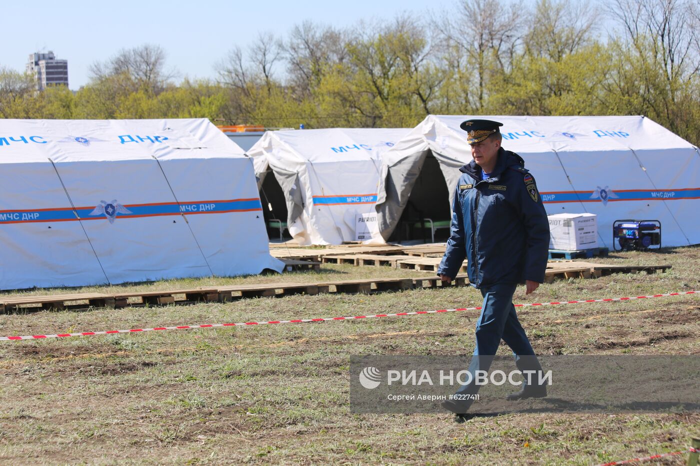 Учения МЧС в Донецке по развертыванию полевого медицинского лагеря