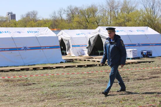 Учения МЧС в Донецке по развертыванию полевого медицинского лагеря