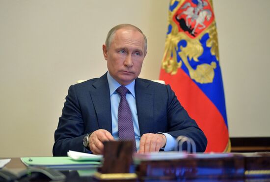 Президент РФ В. Путин провел совещание по вопросам банковского кредитования экономики