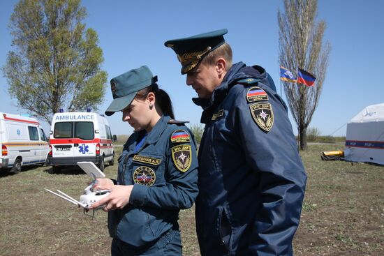 Учения МЧС в Донецке по развертыванию полевого медицинского лагеря