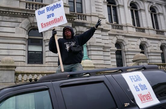 Акция с требованием отмены карантина в США