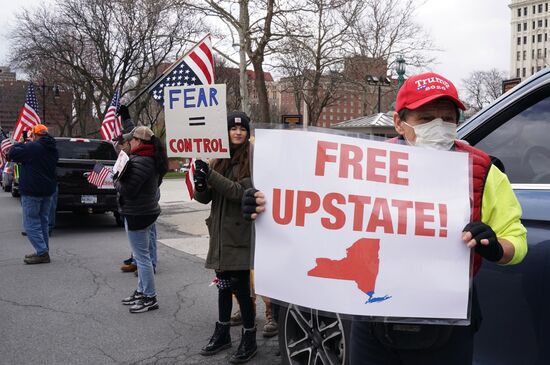 Акция с требованием отмены карантина в США