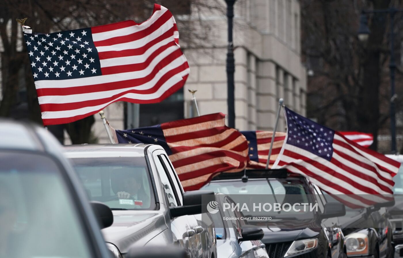 Акция с требованием отмены карантина в США