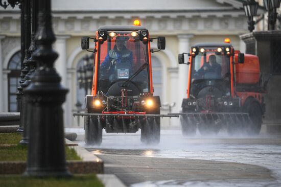 Дезинфекция дорог и тротуаров в Москве