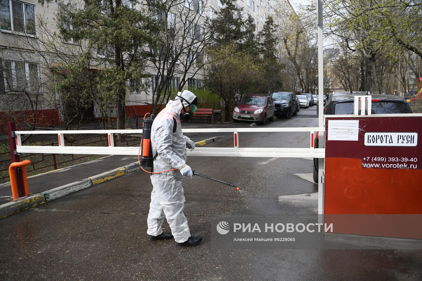 Дезинфекция дорог и тротуаров в Москве