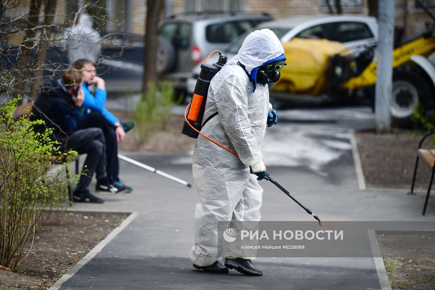 Дезинфекция дорог и тротуаров в Москве