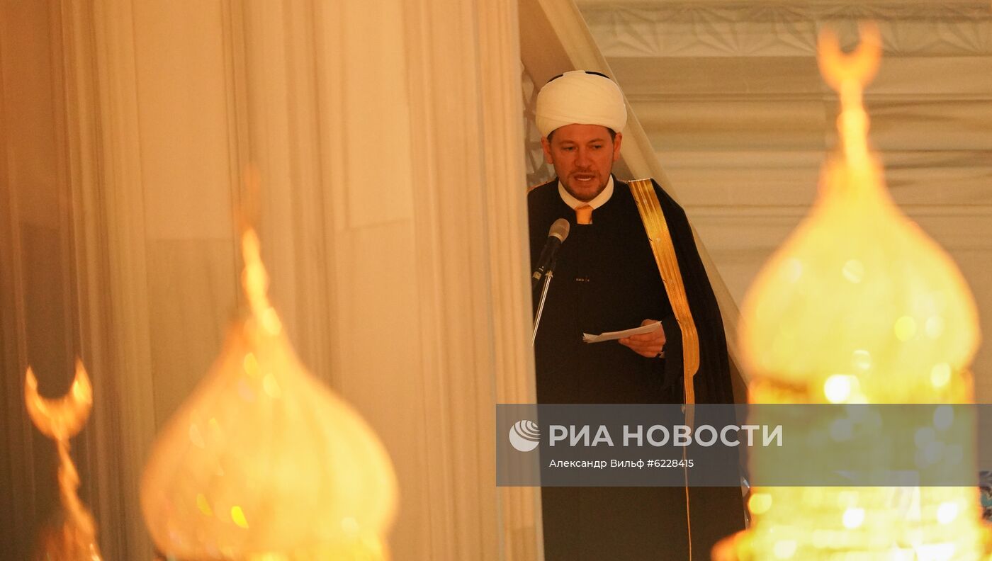 Начало священного для мусульман месяца Рамадан