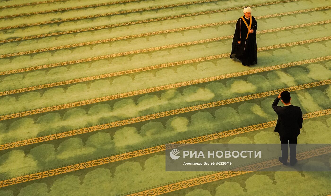 Начало священного для мусульман месяца Рамадан