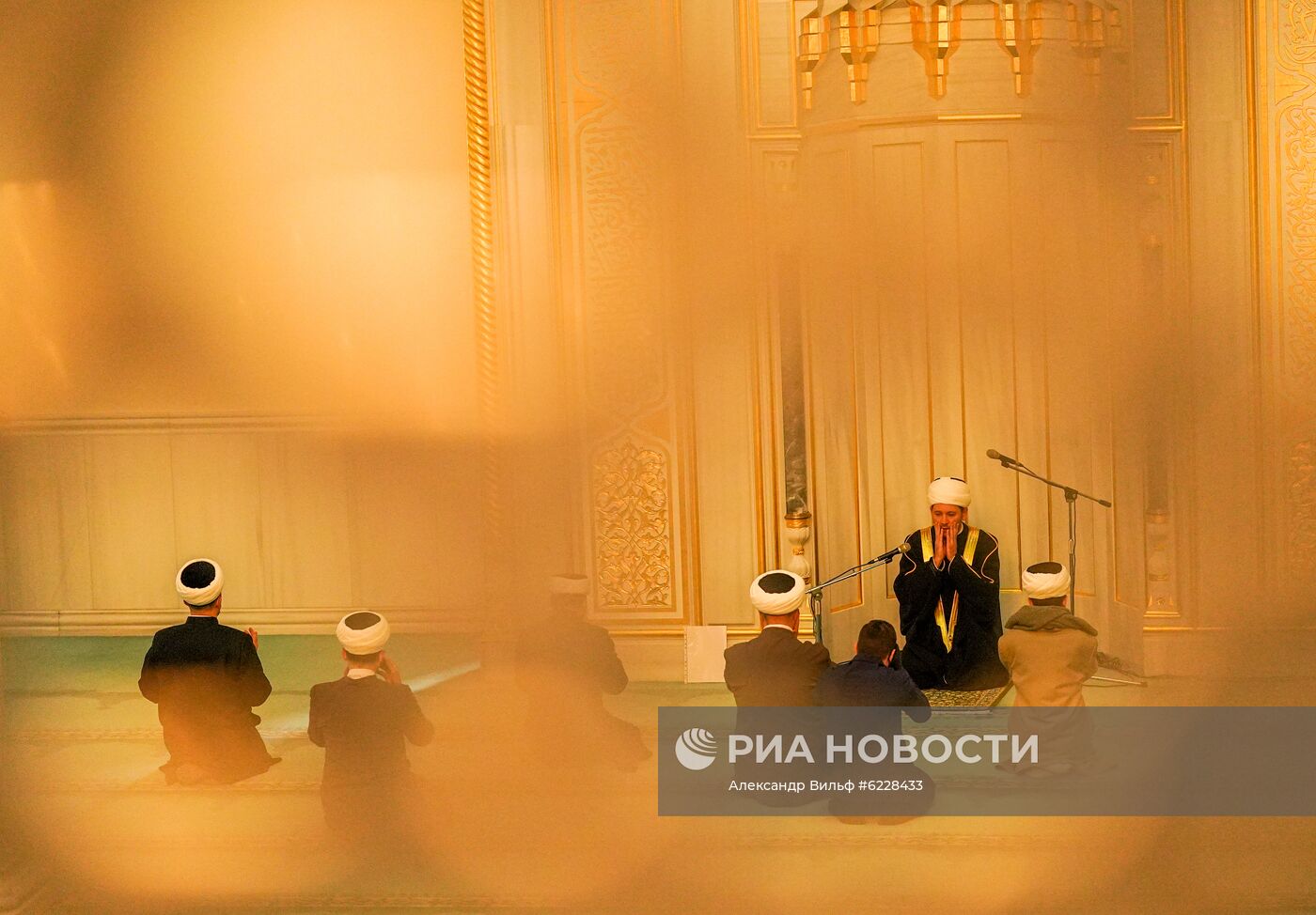 Начало священного для мусульман месяца Рамадан