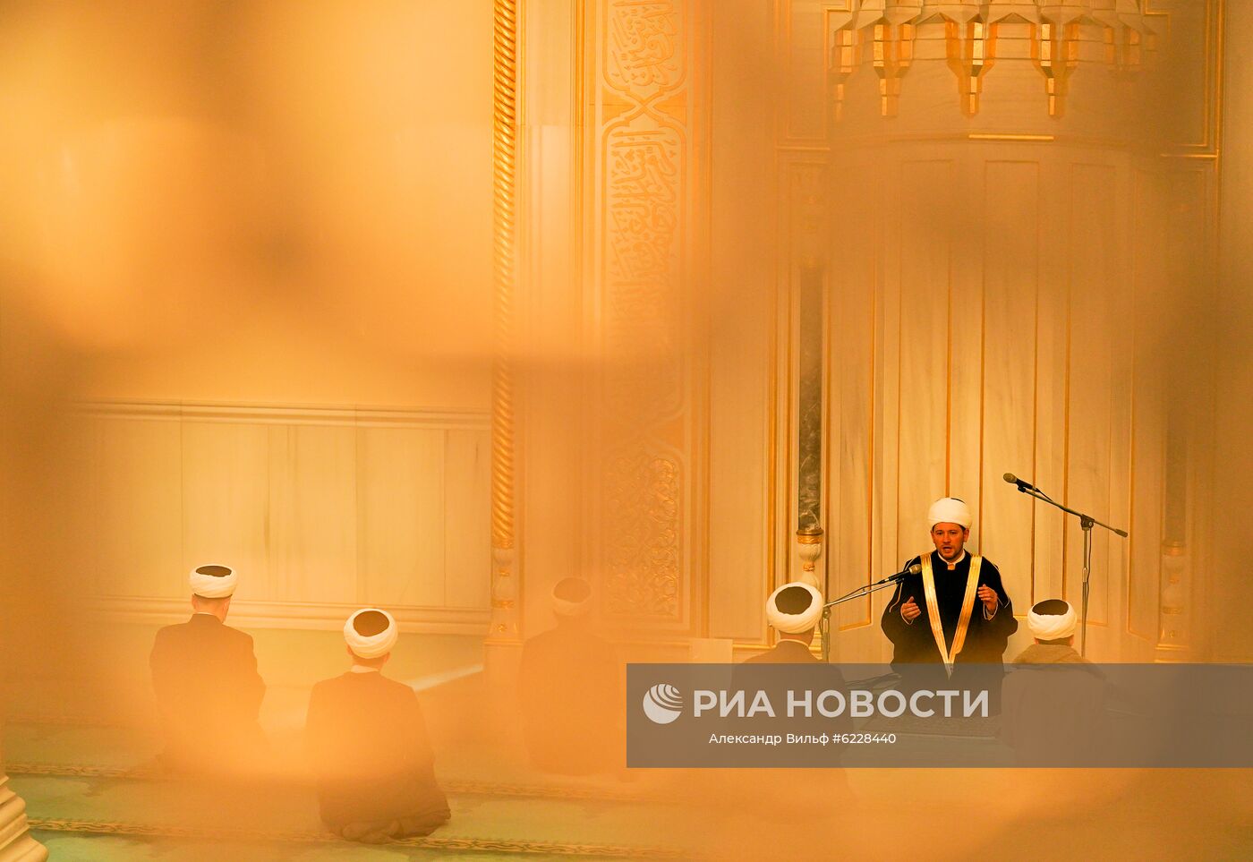 Начало священного для мусульман месяца Рамадан