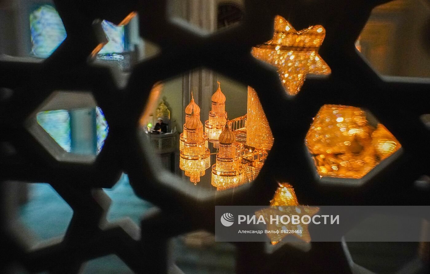 Начало священного для мусульман месяца Рамадан