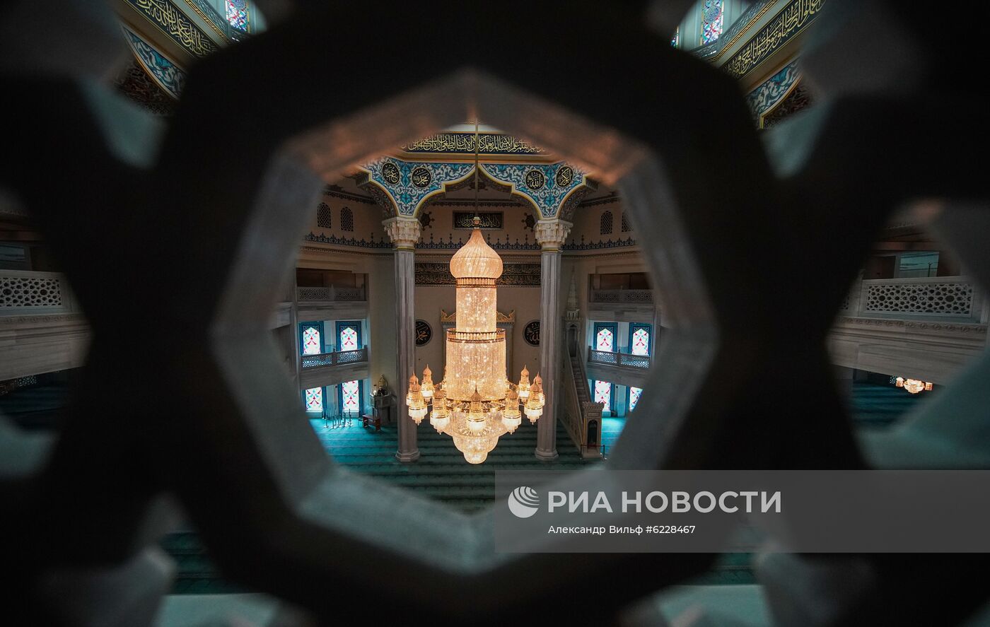 Начало священного для мусульман месяца Рамадан