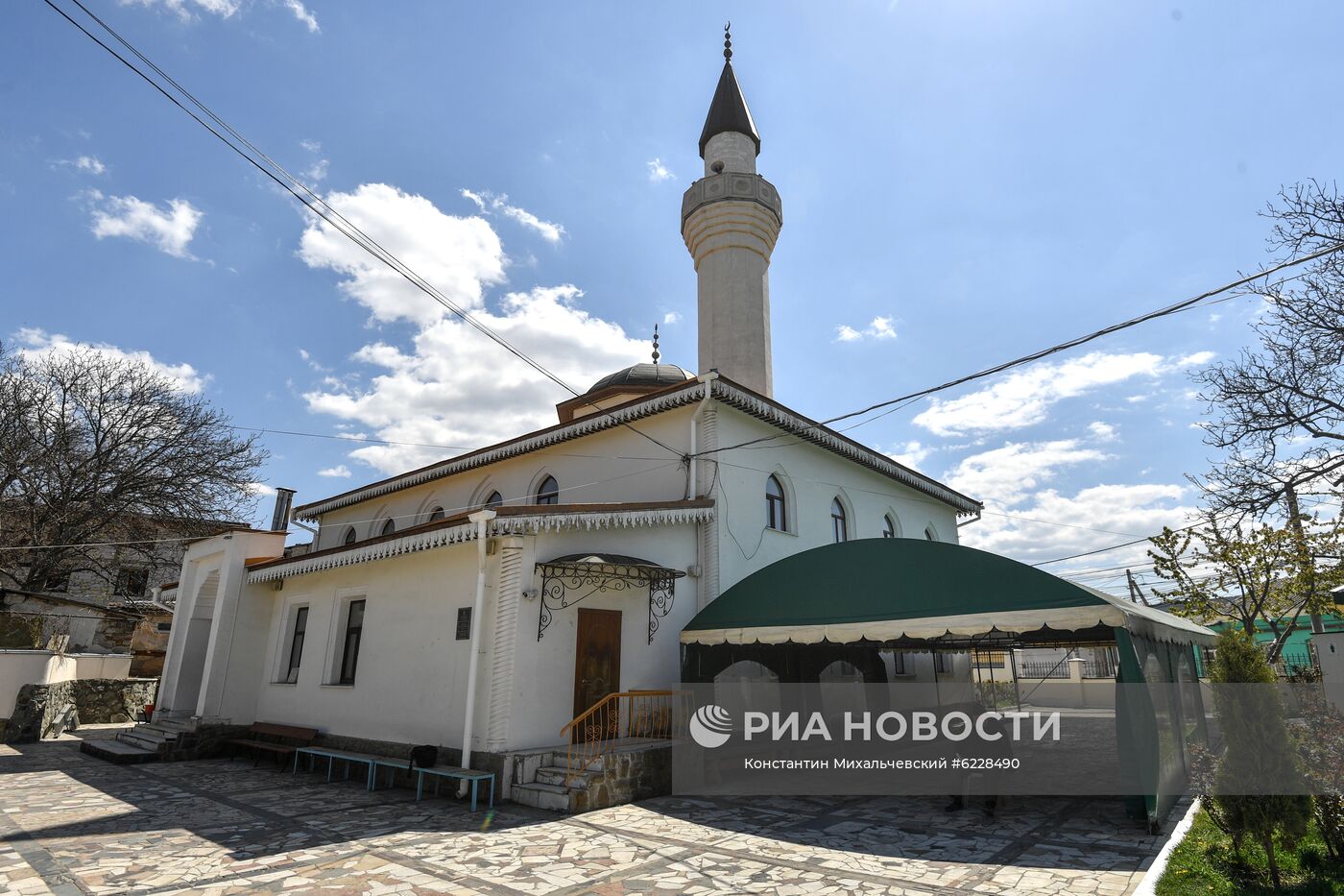 Начало священного для мусульман месяца Рамадан