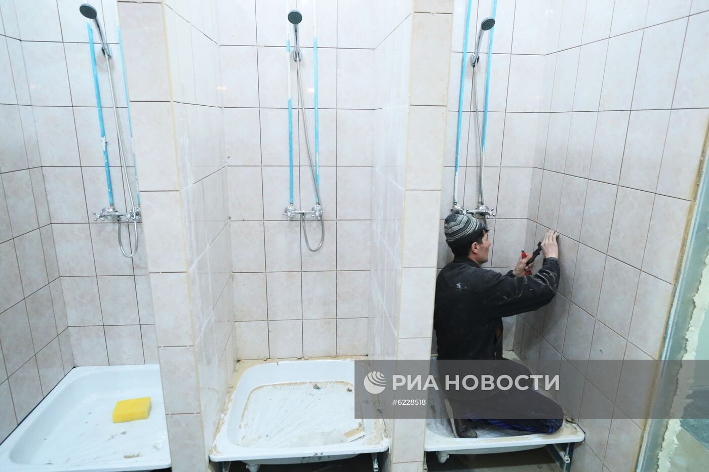 Подготовка к открытию госпиталя для пациентов с коронавирусом в Ленэкспо