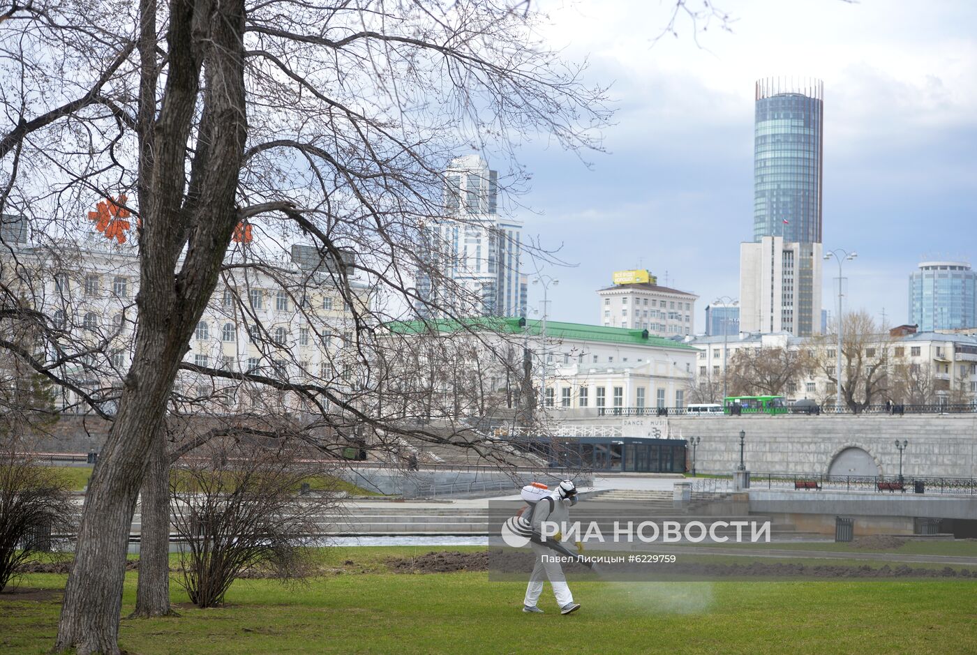 Профилактика распространения клещей в Екатеринбурге