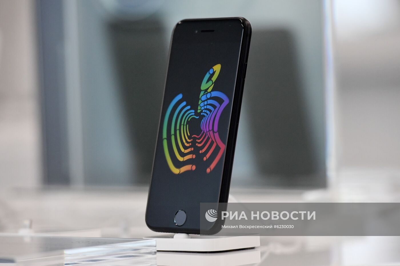 В России начали продавать новый iPhone SE 2020