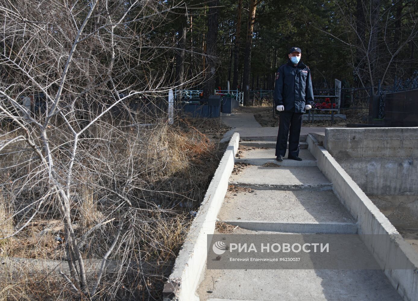 Посещение кладбищ в Родительский день ограничили из-за коронавируса