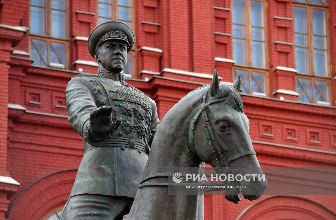 Реставрация памятника маршалу Жукову на Манежной площади завершена