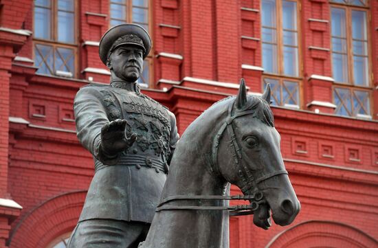 Реставрация памятника маршалу Жукову на Манежной площади завершена