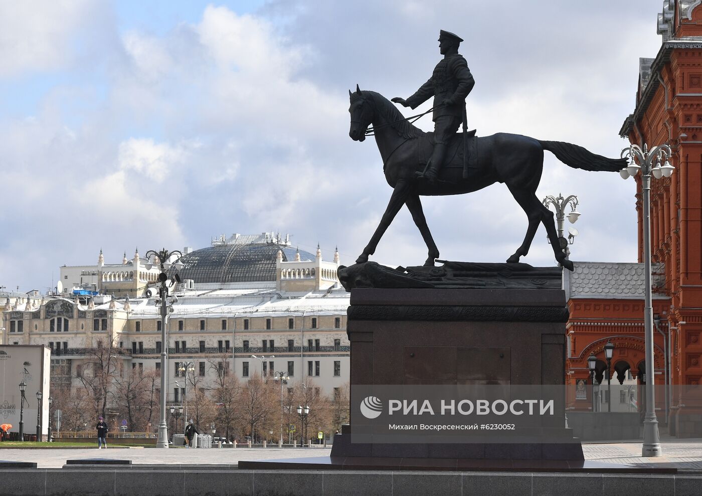 Реставрация памятника маршалу Жукову на Манежной площади завершена