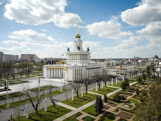 ВДНХ во время режима повышенной готовности из-за коронавируса