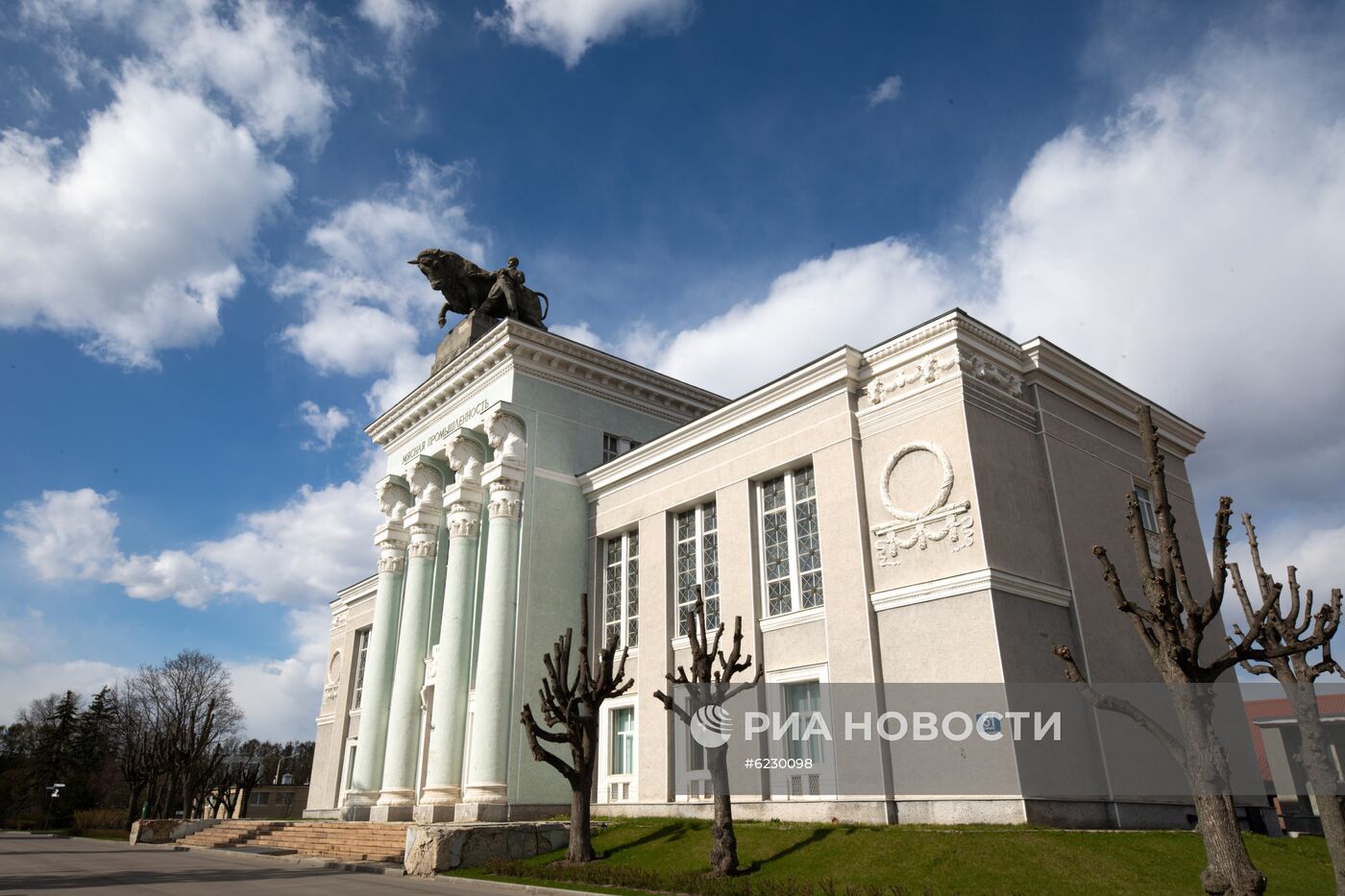 ВДНХ во время режима повышенной готовности из-за коронавируса