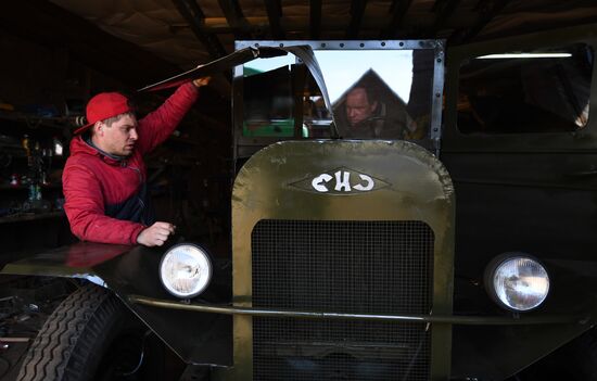 Мастер в Новосибирской области делает копии боевой техники времен ВОВ