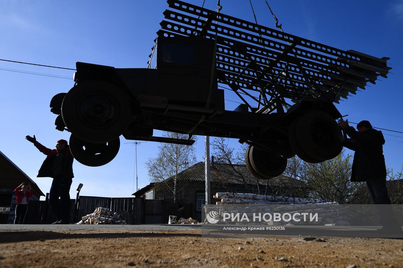 Мастер в Новосибирской области делает копии боевой техники времен ВОВ