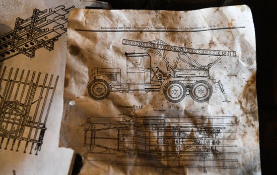 Мастер в Новосибирской области делает копии боевой техники времен ВОВ